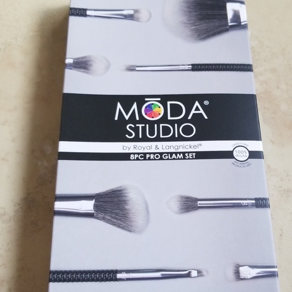 Moda Studio 8 Piece Brush Set - Picture 2 of 3